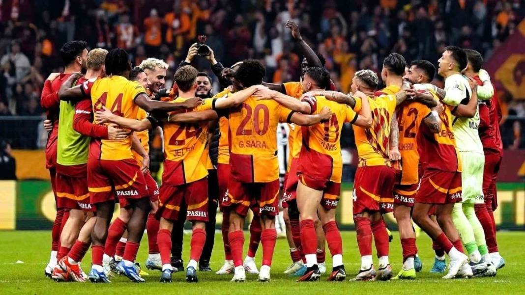 Galatasaray'ın yeni formaları sızdı taraftarlar kızdı: Şaka mı bu? 3